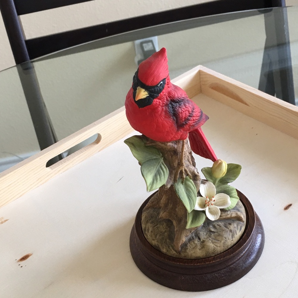 Gallery Birds by Gorahm Cardinal. Porcelain figurine made in Japan. Red